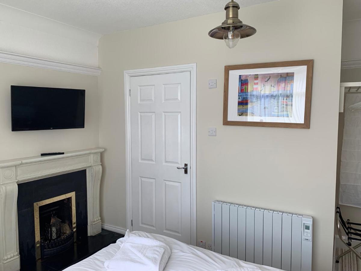 Holly Trees Bed & Breakfast Seahouses Exterior photo