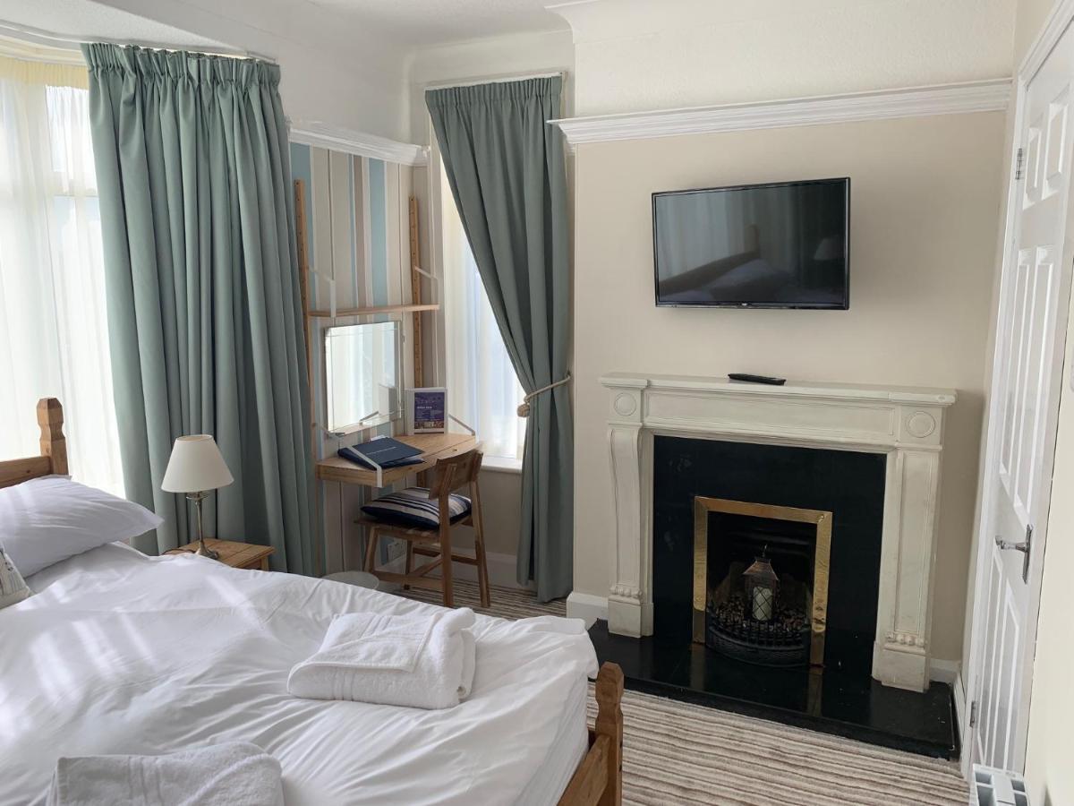 Holly Trees Bed & Breakfast Seahouses Exterior photo