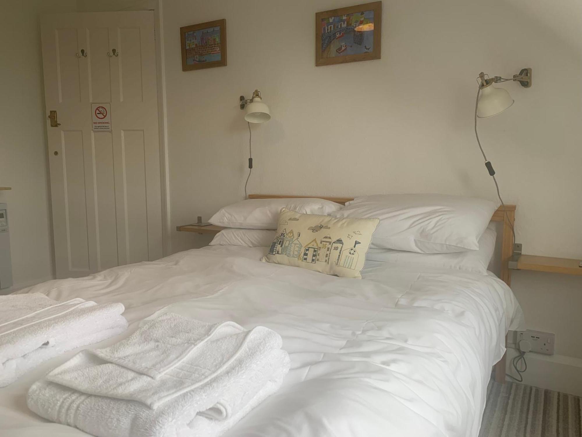 Holly Trees Bed & Breakfast Seahouses Exterior photo